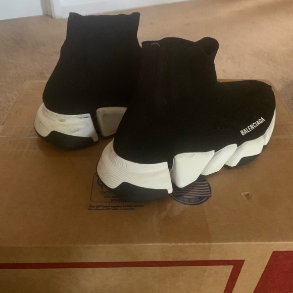 Balenciaga Trainer Shoes. Size 7. Scuffs on back of one shoe. Fair condi… - Picture 4 of 7